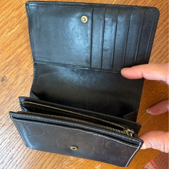 Coach Leather Wallet Black BiFold Snap Wallet Very Nicely Nice - Picture 4 of 11